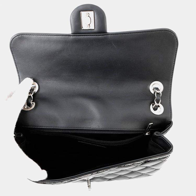 Pre Owned Chanel Matelasse Chain shoulder Bag Black Patent Leather Leather Size 25