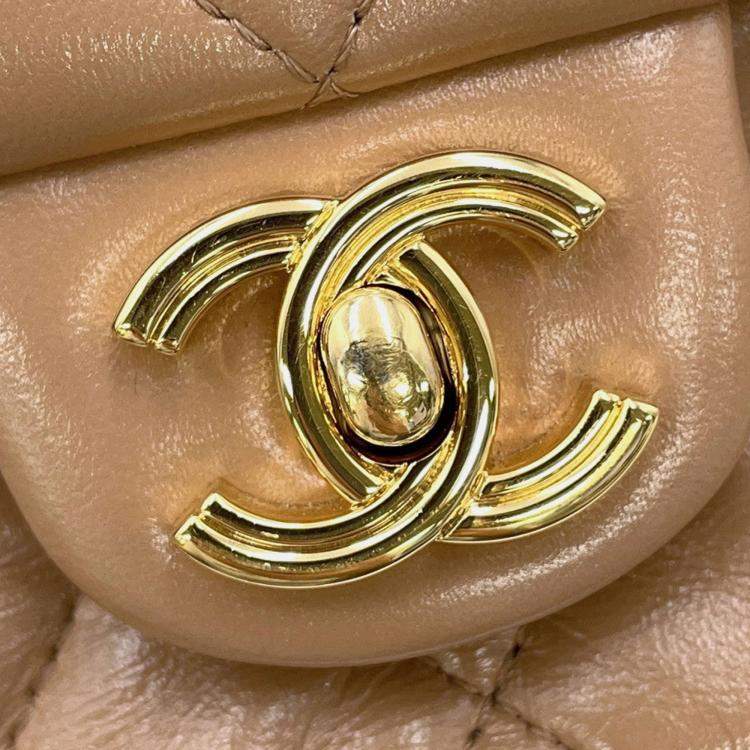 Pre Owned Chanel Matelasse Top Handle 2-Way Chain Shoulder Bag Beige Shiny Lambskin Size Small