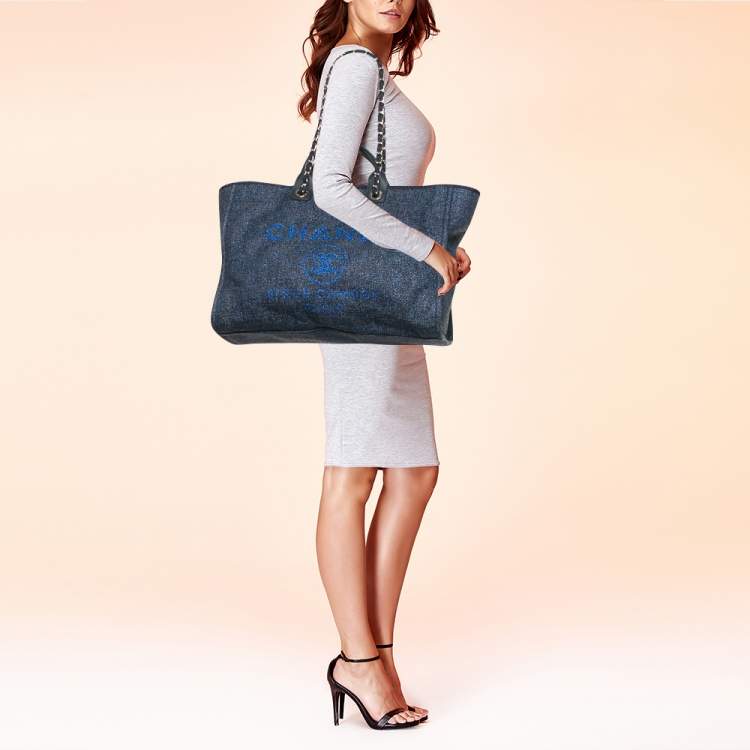 Pre Owned Chanel Navy Blue Straw and Lurex Fabric Large Deauville Shopper Tote
