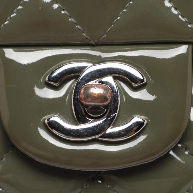 Pre Owned Chanel Classic Double Flap Medium Patent Leather Flap Bag