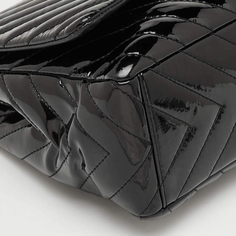 Pre Owned Chanel Black Chevron Patent Leather Maxi Classic Single Flap Bag