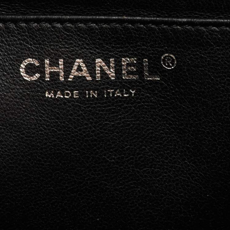 Pre Owned Chanel Black Chevron Patent Leather Maxi Classic Single Flap Bag