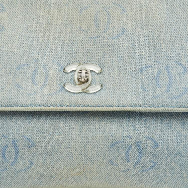 Pre Owned Chanel CC Signature Vintage Blue Denim Clutch
