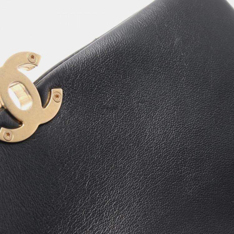 Pre Owned Chanel Matelasse Black Leather Shoulder Bag