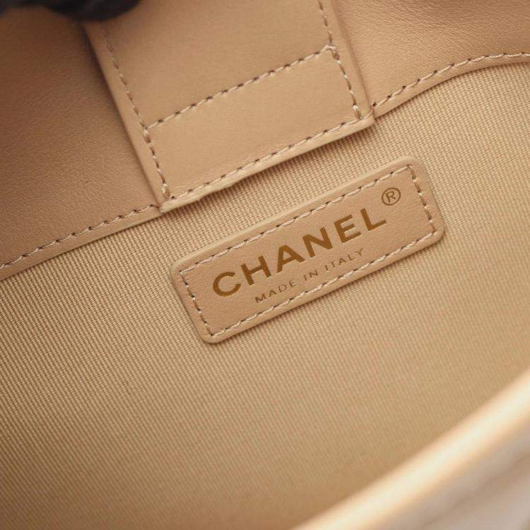 Pre Owned Chanel Matelasse Shoulder Bag Leather Beige