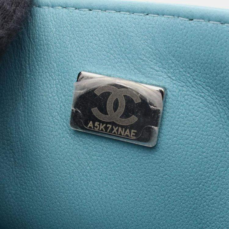 مملوكة مسبقًا Chanel Mini Matelasse Shoulder Bag Lambskin Leather Blue