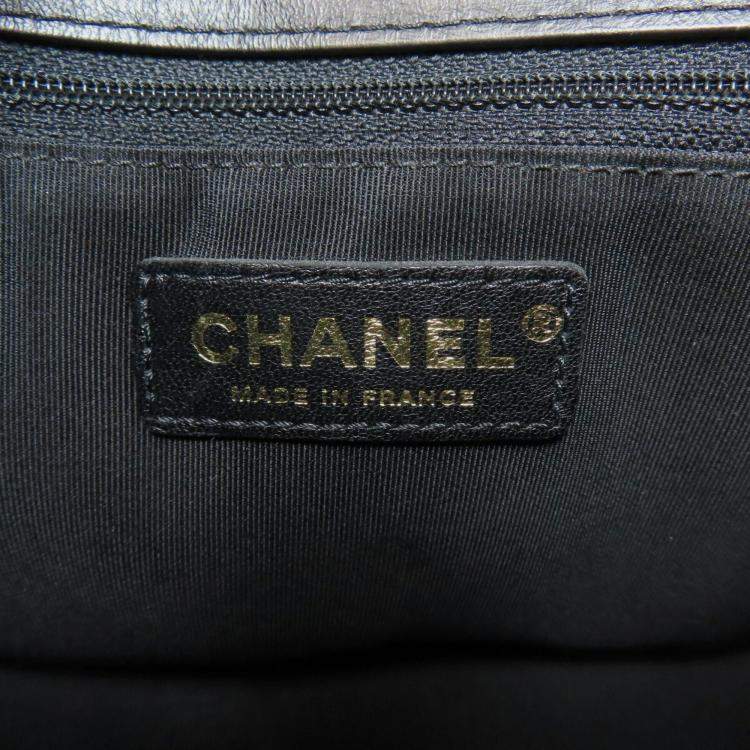 Pre Owned Chanel Chevron V-Stitch Handbag In Calf Leather