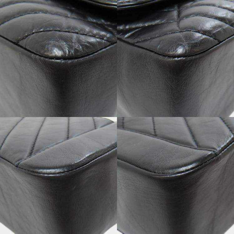 Pre Owned Chanel Chevron V-Stitch Handbag In Calf Leather