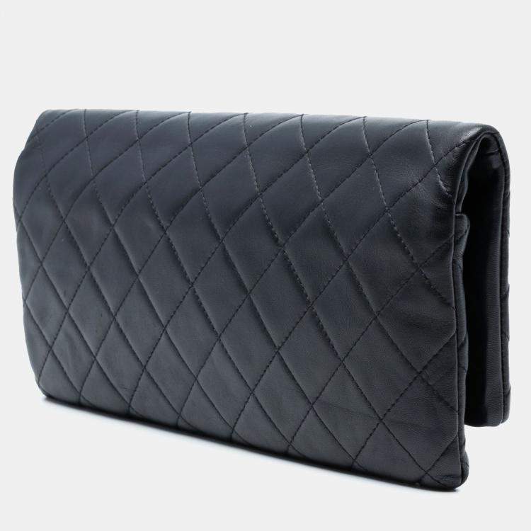 Pre Owned Chanel Black Quilted Lambskin CC Beauty Foldover Clutch