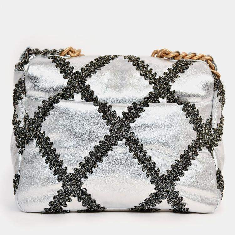 Pre Owned Chanel Limited Edition Silver/Gunmetal Crochet Small 19 Duo-Toned Chain Shoulder Bag