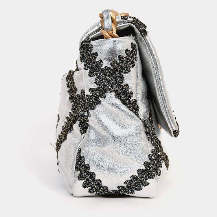 Pre Owned Chanel Limited Edition Silver/Gunmetal Crochet Small 19 Duo-Toned Chain Shoulder Bag