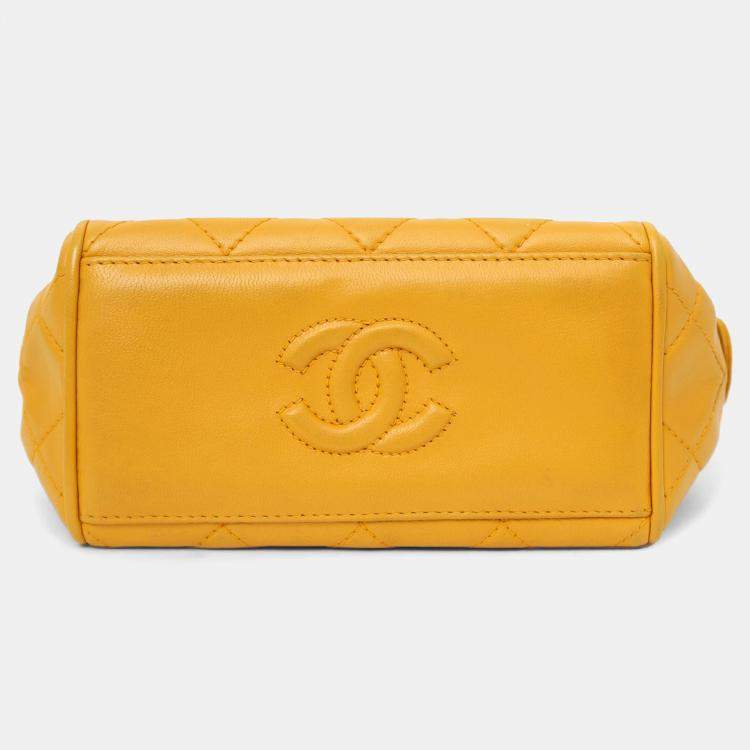 مملوكة مسبقًا Chanel 1994-96 Yellow Quilted Lambskin Mini Square Bag