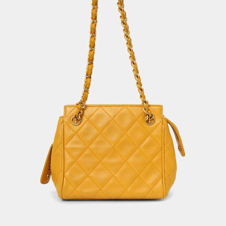 مملوكة مسبقًا Chanel 1994-96 Yellow Quilted Lambskin Mini Square Bag