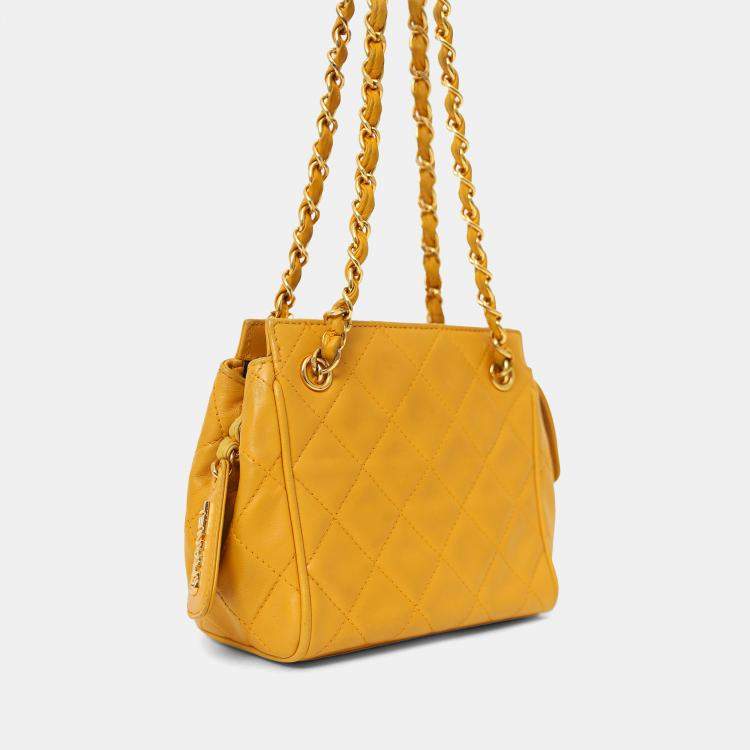 مملوكة مسبقًا Chanel 1994-96 Yellow Quilted Lambskin Mini Square Bag