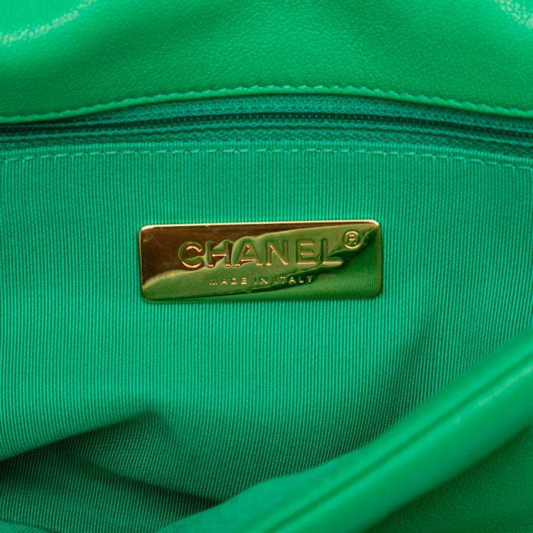 مملوكة مسبقًا Chanel Green Medium Lambskin 19 Flap