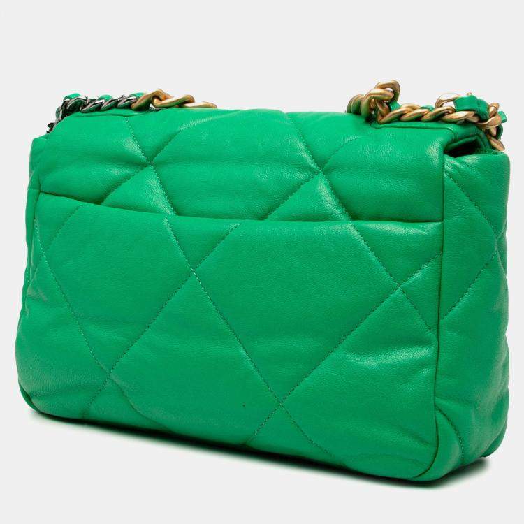 مملوكة مسبقًا Chanel Green Medium Lambskin 19 Flap