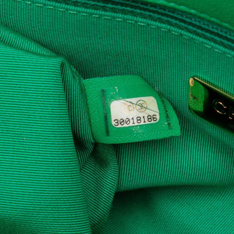 مملوكة مسبقًا Chanel Green Medium Lambskin 19 Flap