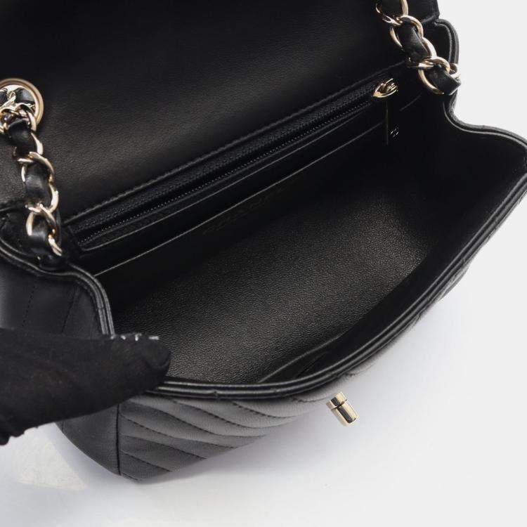 Pre Owned Chanel Classic Single Flap Mini Black Chevron Leather Shoulder Bag