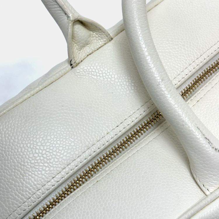 Pre Owned Chanel Cc Mark Quilted Matelasse Bag Hand Bag White