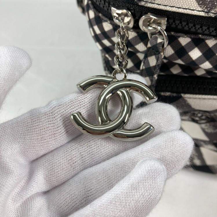 Pre Owned Chanel White Black Fabric Bag 