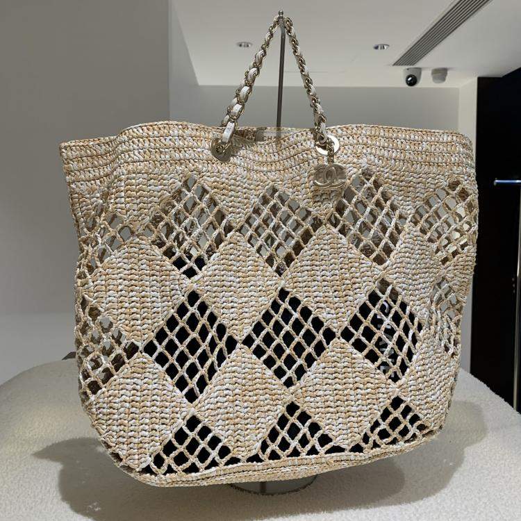 Pre Owned Chanel Cocobeach White Raffia Beach Tote Bag