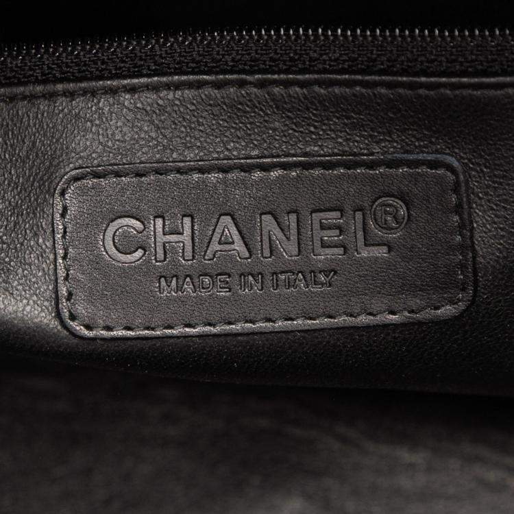 Pre Owned حقيبة شانيل سوداء مبطنة من جلد العجل مع شعار بولر