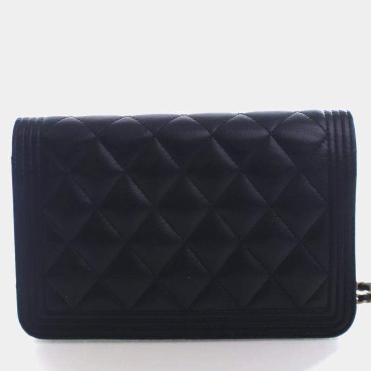 مملوكة مسبقًا Chanel Caviar Boy Wallet On Chain (WOC)
