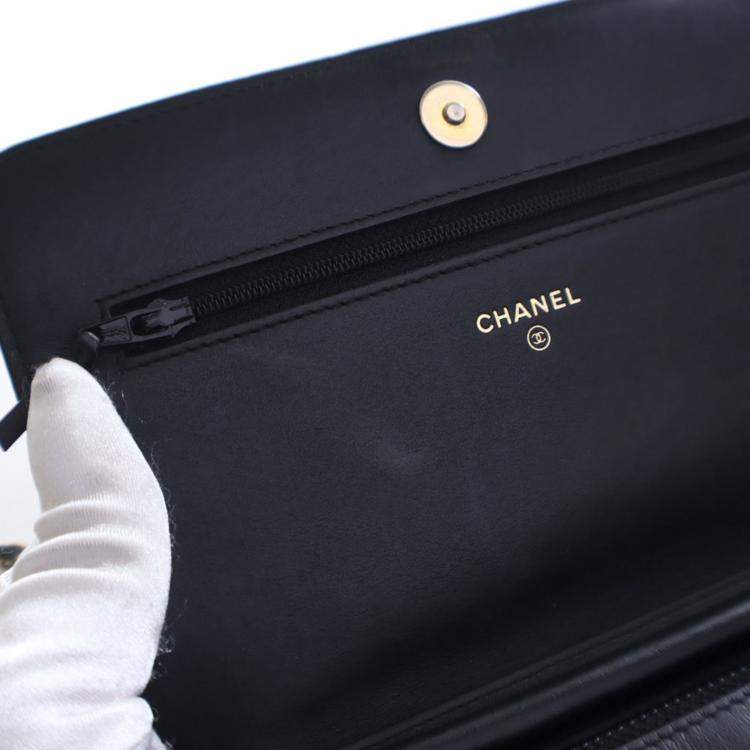 مملوكة مسبقًا Chanel Caviar Boy Wallet On Chain (WOC)