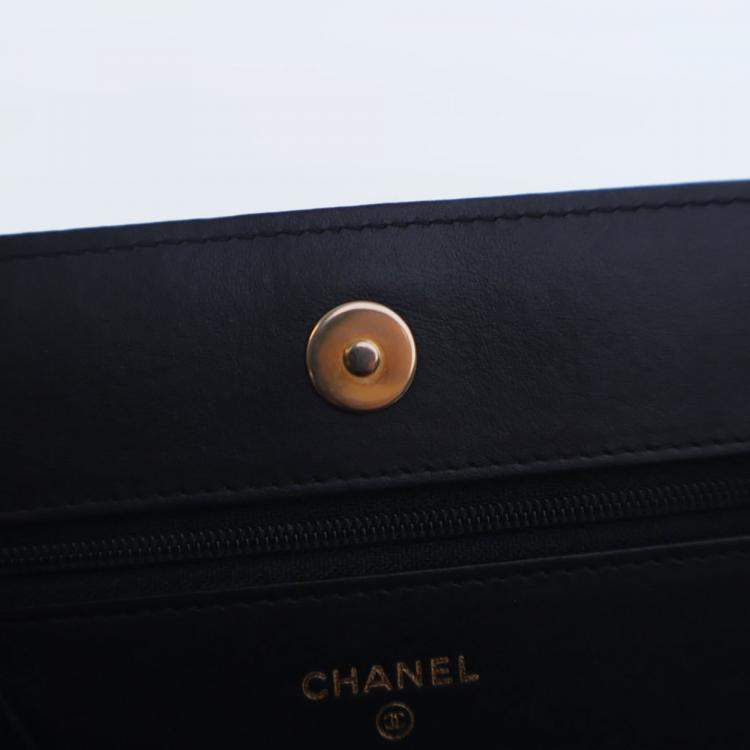 مملوكة مسبقًا Chanel Caviar Boy Wallet On Chain (WOC)