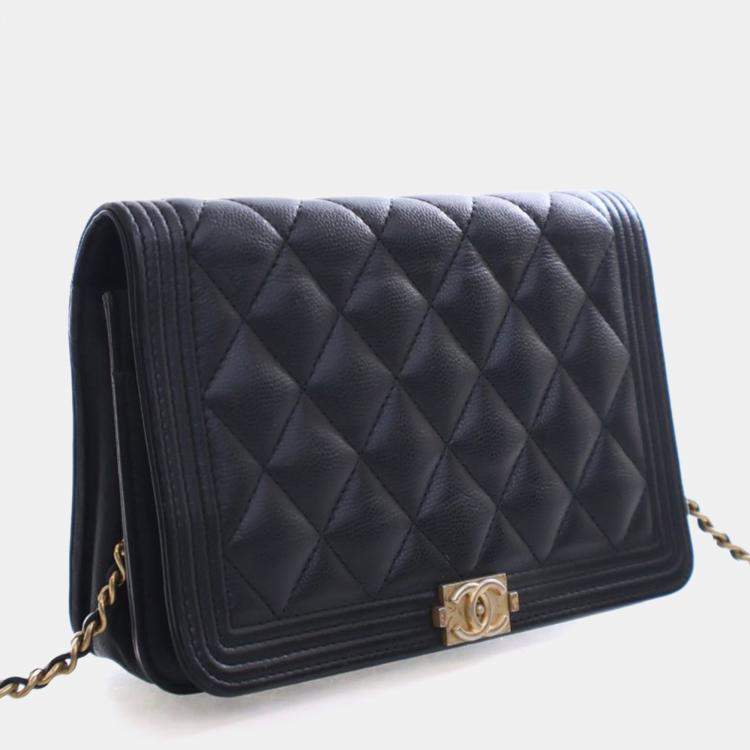 مملوكة مسبقًا Chanel Caviar Boy Wallet On Chain (WOC)