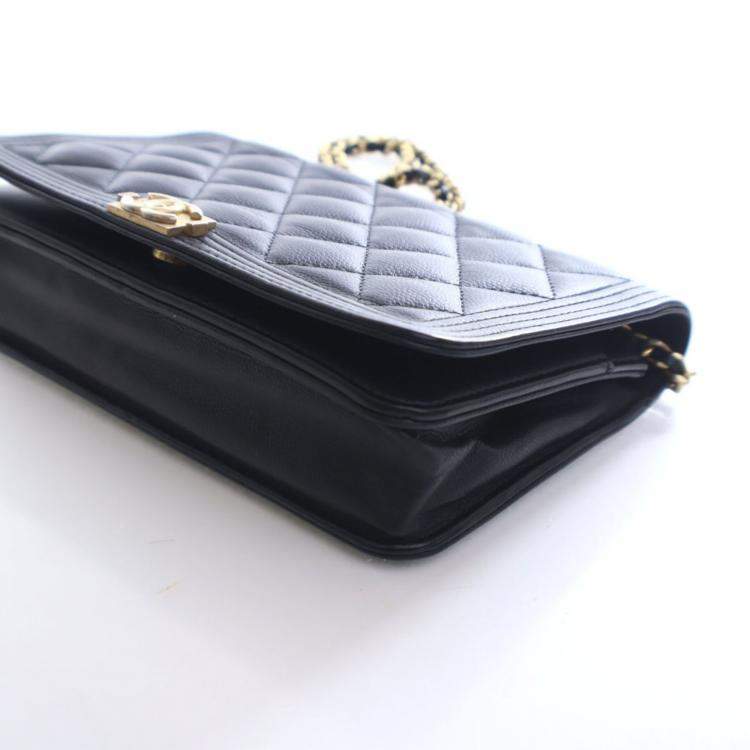 مملوكة مسبقًا Chanel Caviar Boy Wallet On Chain (WOC)