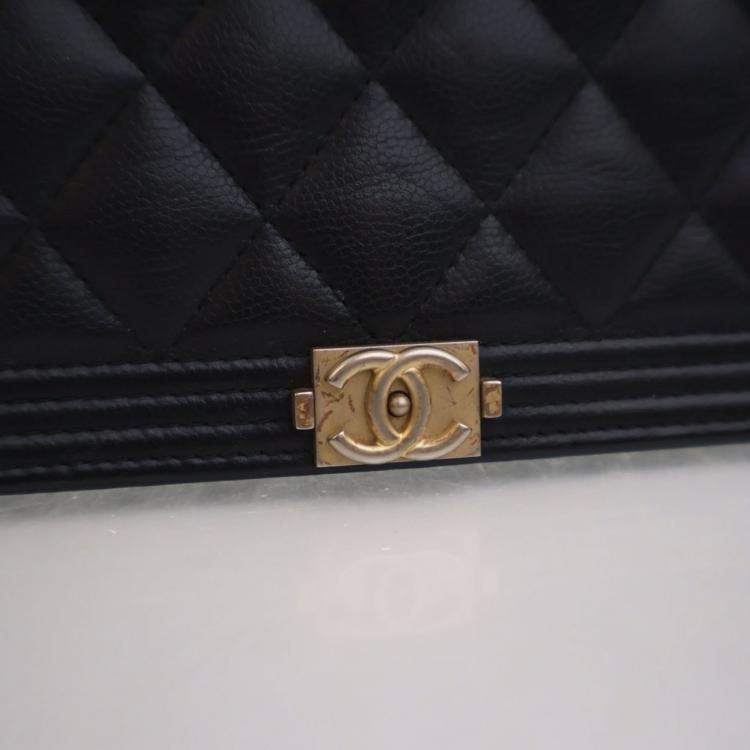 مملوكة مسبقًا Chanel Caviar Boy Wallet On Chain (WOC)