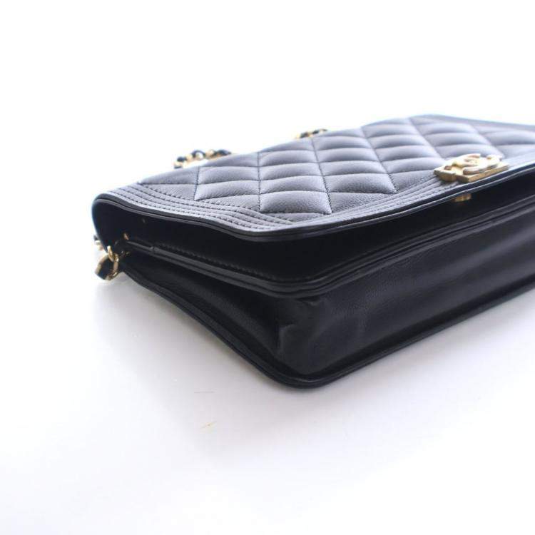 مملوكة مسبقًا Chanel Caviar Boy Wallet On Chain (WOC)