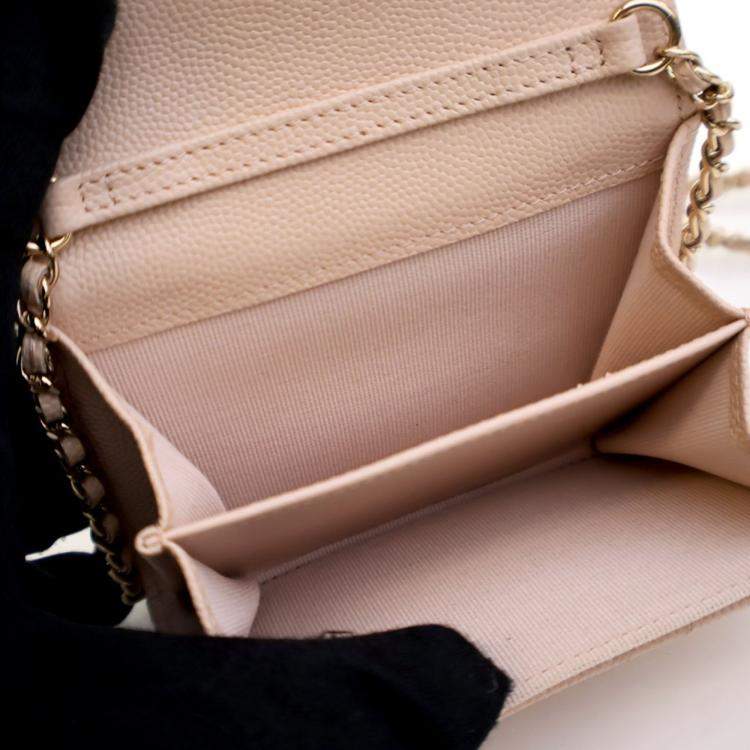Pre Owned Chanel Caviar Card Holder On Chain