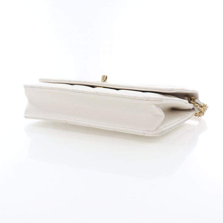 Pre Owned Chanel White Caviar Twist Your Buttons Wallet On Chain (WOC)