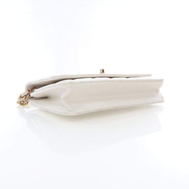 Pre Owned Chanel White Caviar Twist Your Buttons Wallet On Chain (WOC)