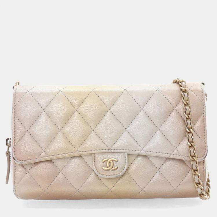 مملوكة مسبقًا Chanel Metallic Lambskin Phone Holder Wallet On Chain (WOC)