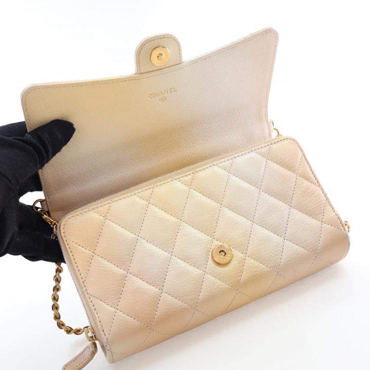 مملوكة مسبقًا Chanel Metallic Lambskin Phone Holder Wallet On Chain (WOC)