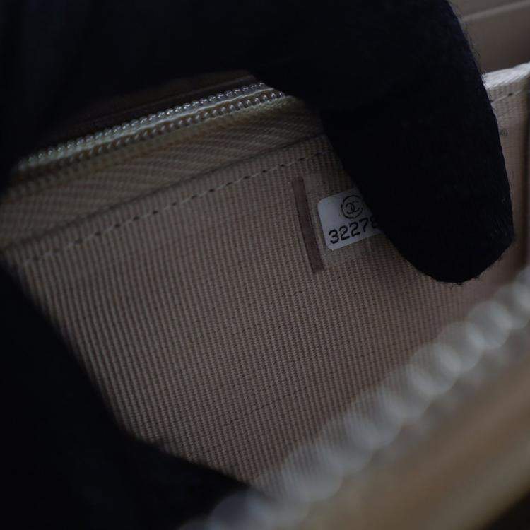 مملوكة مسبقًا Chanel Metallic Lambskin Phone Holder Wallet On Chain (WOC)