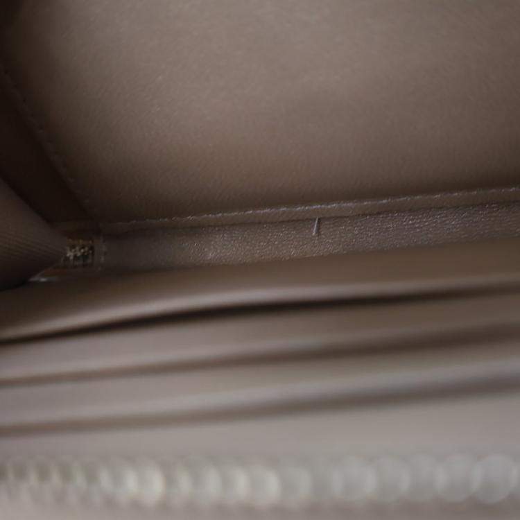 مملوكة مسبقًا Chanel Metallic Lambskin Phone Holder Wallet On Chain (WOC)