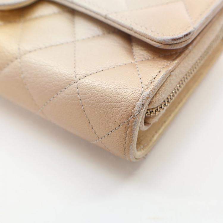 مملوكة مسبقًا Chanel Metallic Lambskin Phone Holder Wallet On Chain (WOC)