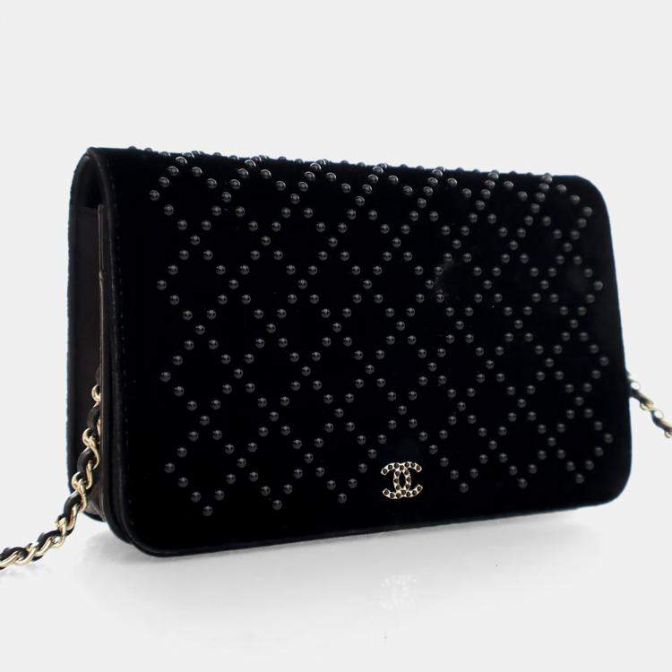 مملوكة مسبقًا Chanel Velvet Embellished Wallet On Chain (WOC)