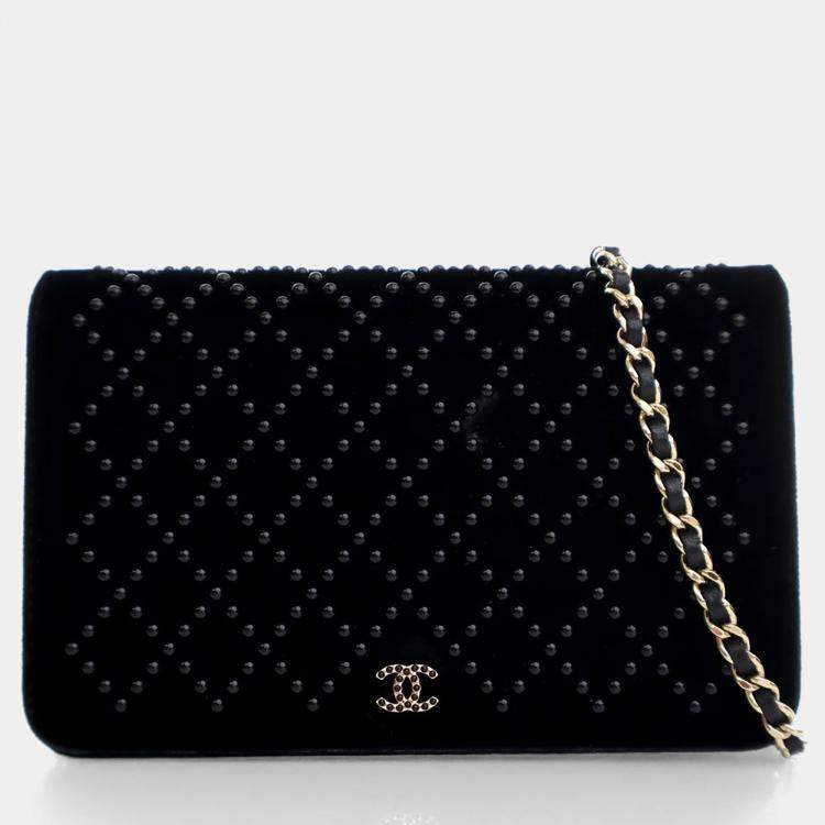مملوكة مسبقًا Chanel Velvet Embellished Wallet On Chain (WOC)