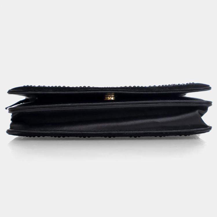 مملوكة مسبقًا Chanel Velvet Embellished Wallet On Chain (WOC)