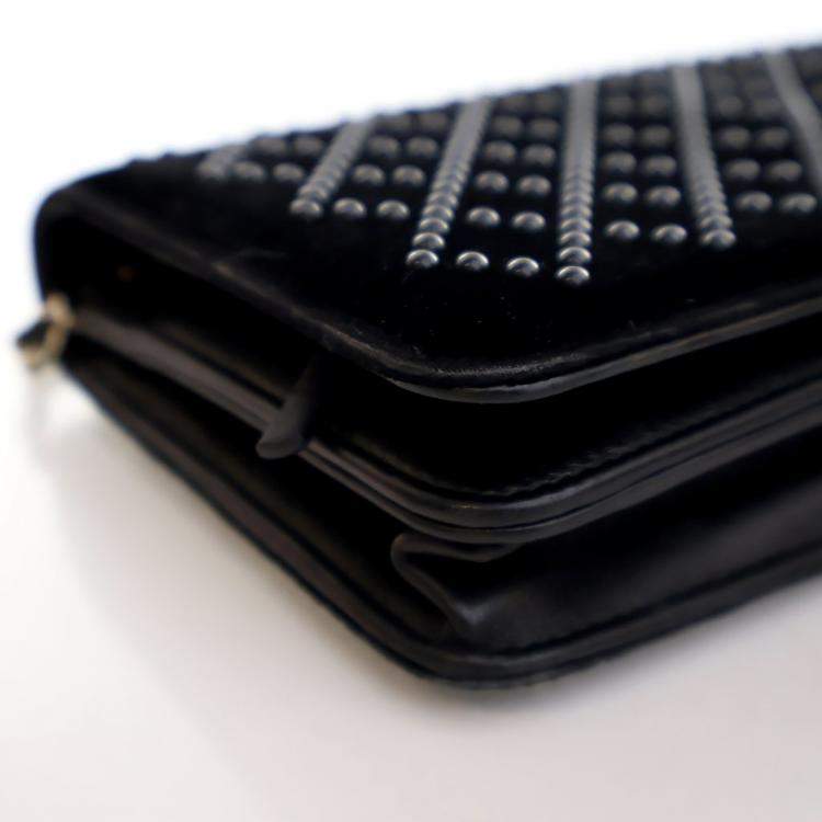 مملوكة مسبقًا Chanel Velvet Embellished Wallet On Chain (WOC)