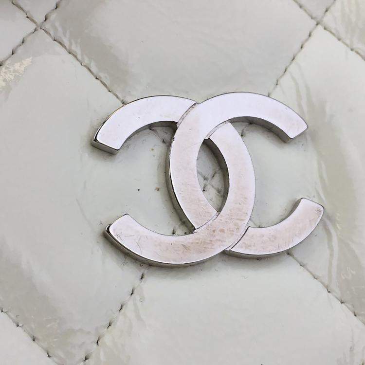 Pre Owned Chanel Vintage White Patent Quilted Timeless Tote
