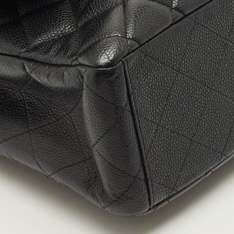 مملوكة مسبقًا Chanel Classic Maxi Black Quilted Caviar Leather Double Flap Bag