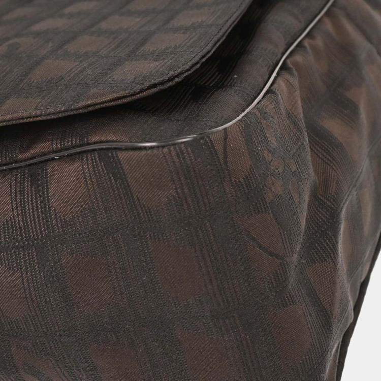 مملوكة مسبقًا Chanel Brown Jacquard Nylon Travel Line Shoulder Bag