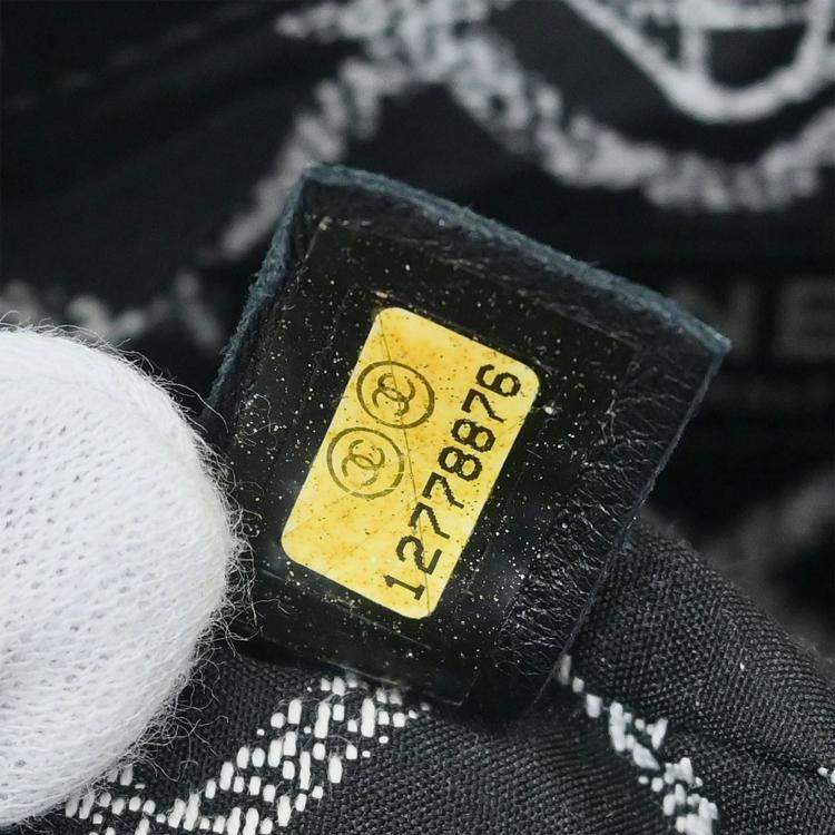 Pre Owned Chanel Black Calfskin Essential Tote Bag