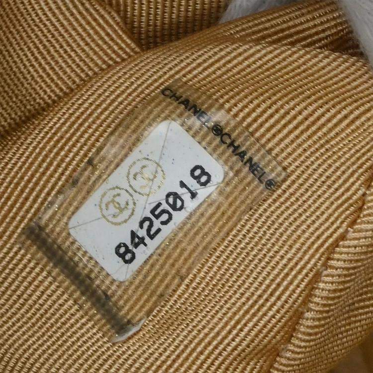 مملوكة مسبقًا Chanel Beige Calfskin Handbag